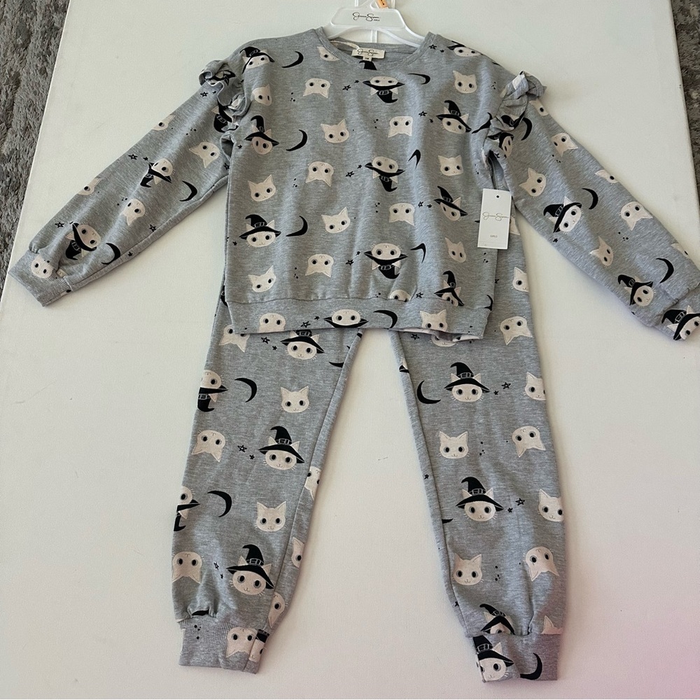 Jessica Simpson Gray Witch Print Sweatsuit Size 7/8 Girls - Picture 4 of 12